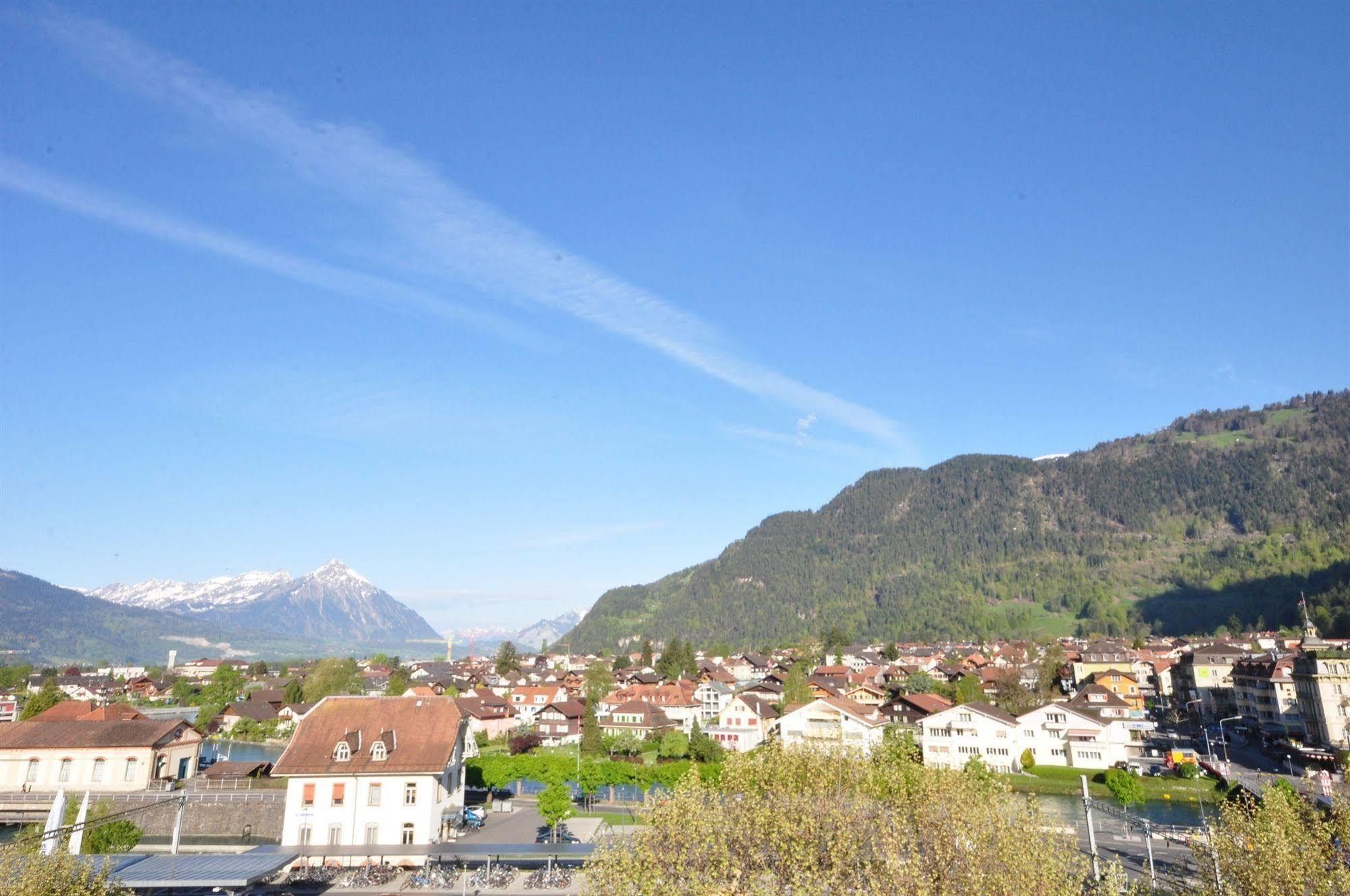 Hotel Merkur - West Station Interlaken Exterior foto